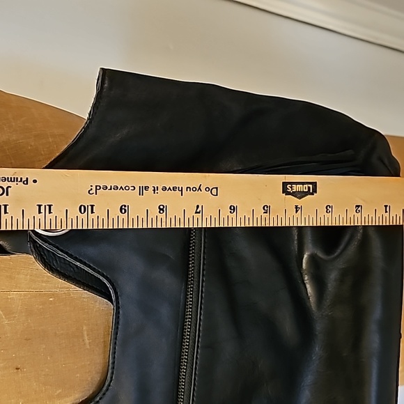 The Sak Leather Shoulder Purse with Tassell Charm. Black. Multi pocket. - Picture 8 of 9